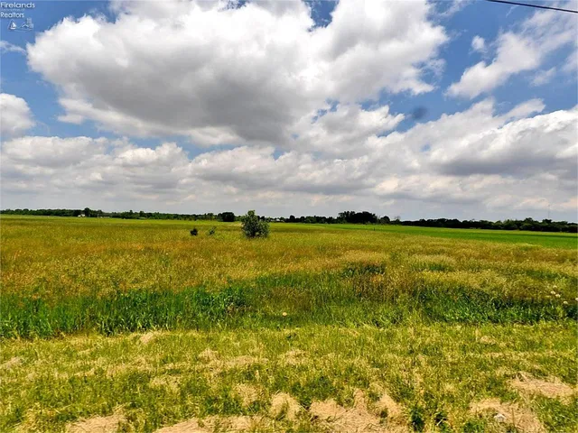 2816 County Road 65, Fremont, OH 43420