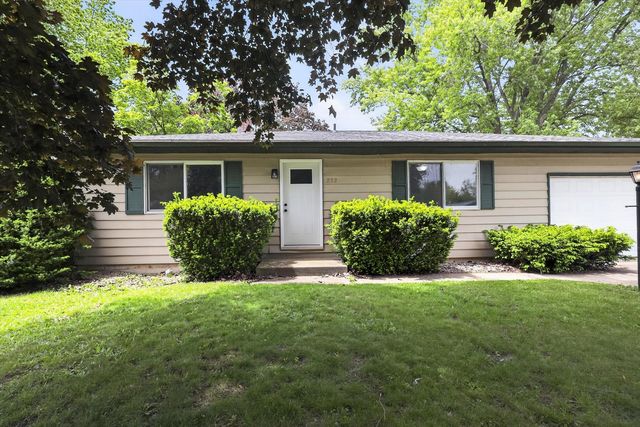 222 Greenwood Dr, La Porte, IN 46350