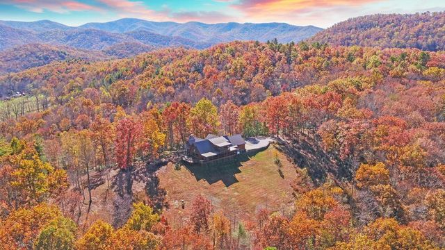 4760 Anderson Rd, Hiawassee, GA 30546