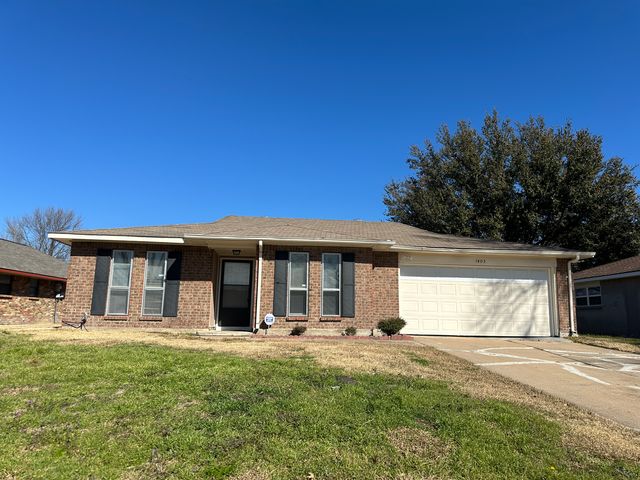 1405 Monica Ln, Mesquite, TX 75149