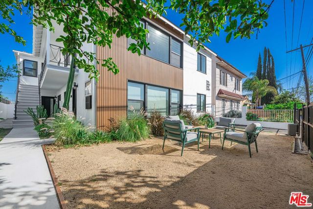 2046 1/2 S  Burnside Ave, Los Angeles, CA 90016
