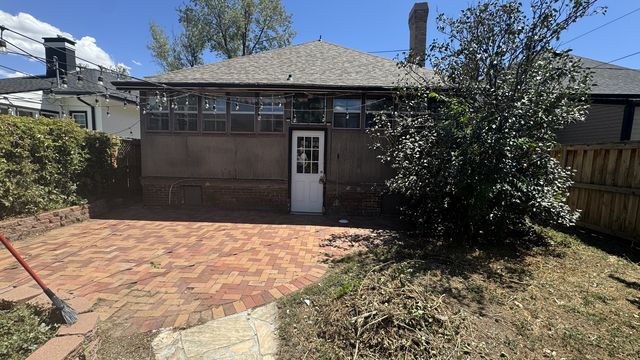 2621 N  York St, Denver, CO 80205