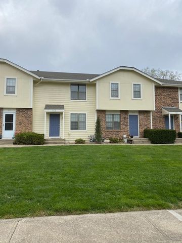 400 NE Timbercreek Dr, Lees Summit, MO 64086