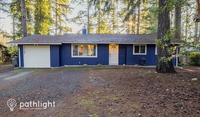 1813 NW Forest Creek Dr, Silverdale, WA 98383