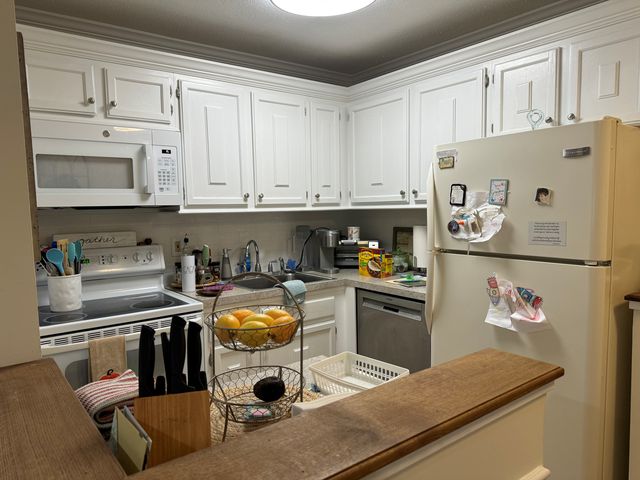 79 Balance Rock Rd #10, Seymour, CT 06483