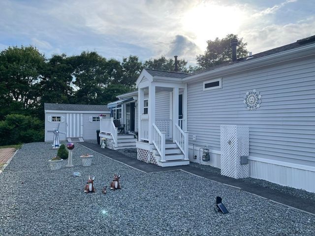 29 Headlands Dr, Plymouth, MA 02360