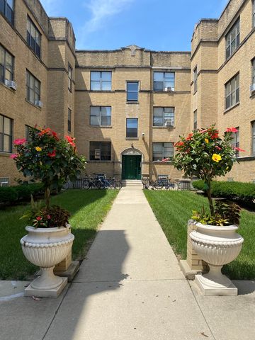 4930 N  Kedzie Ave #2E, Chicago, IL 60625
