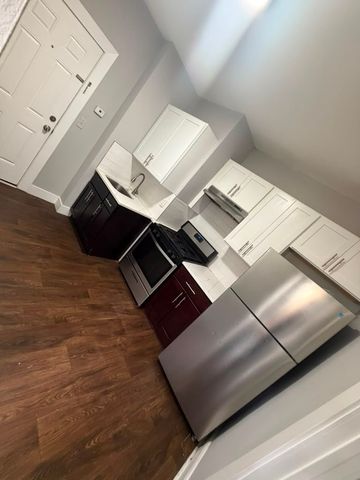 228 S  5th St #2B, Elizabethport, NJ 07206