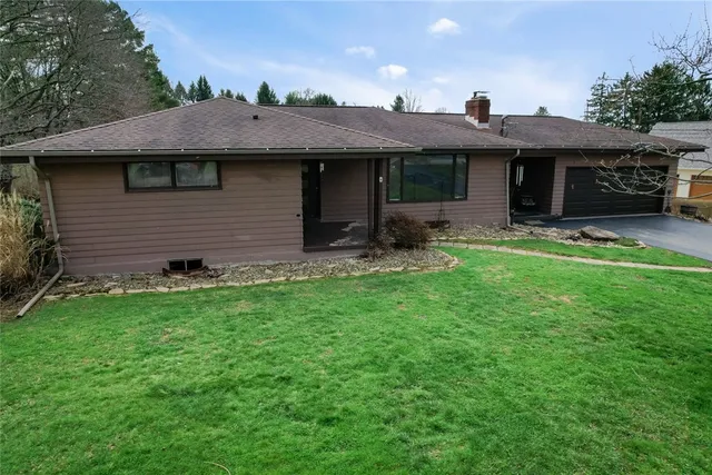 128 Shanahan Rd, Butler, PA 16001