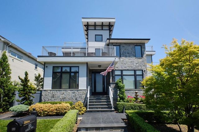 185 Radcliff Rd, Staten Island, NY 10305