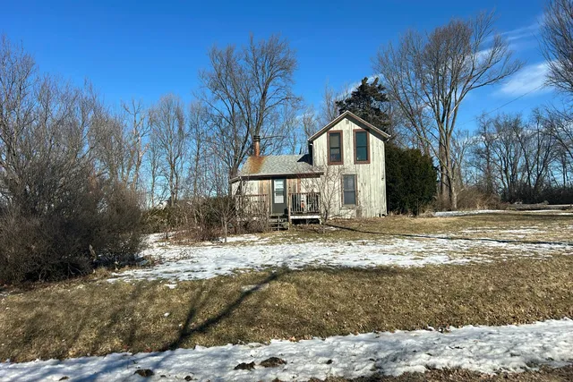 12509 Farm School Rd, Durand, IL 61024