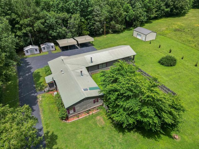 2180 Edwin Rd, Hickory Valley, TN 38042