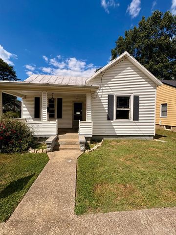 209 W  7th St, Manchester, OH 45144