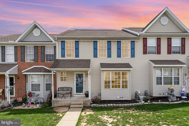 167 Country Ridge Dr, Red Lion, PA 17356