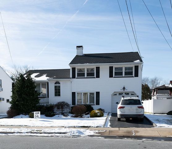 73 Sterling Dr, Colonia, NJ 07067