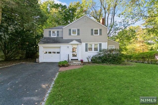 1 Hillcrest Rd, Tenafly, NJ 07670