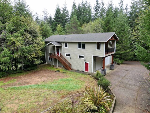 5597 Leanza Dr, Florence, OR 97439