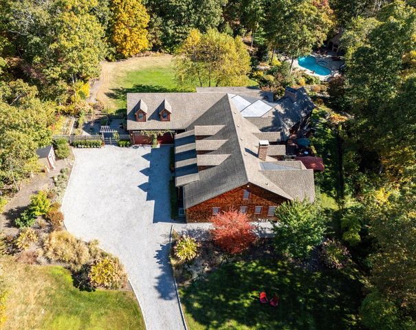 1750 Laurel Lake Dr, Mattituck, NY 11952