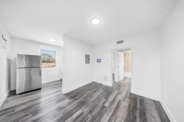 6040 NW 12th Ave #8, Miami, FL 33127