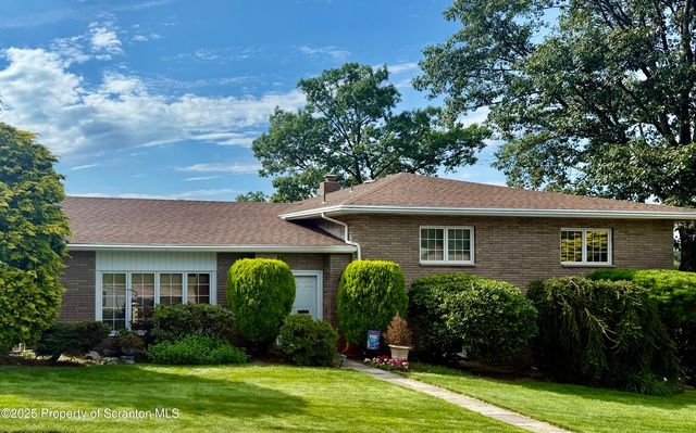 203 Mary Ln, Scranton, PA 18505