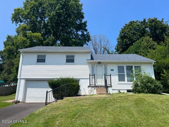 803 Country Club Dr, Bloomsburg, PA 17815