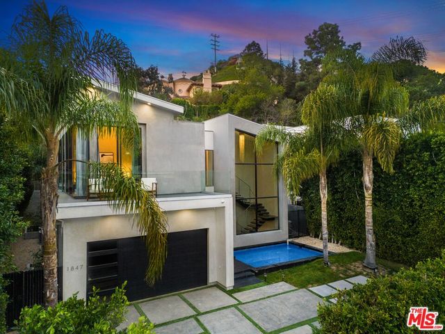 1847 Coldwater Canyon Dr, Beverly Hills, CA 90210