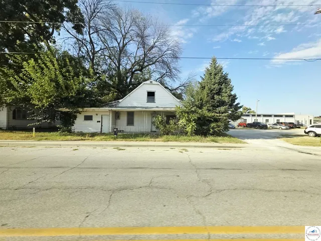 209 W  Ohio St, Clinton, MO 64735