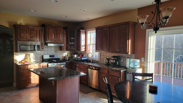 446 Barbara Dr, Mechanicsburg, PA 17050