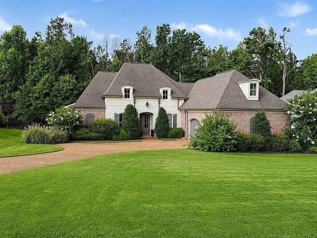 16013 Woodview Dr, Oxford, MS 38655