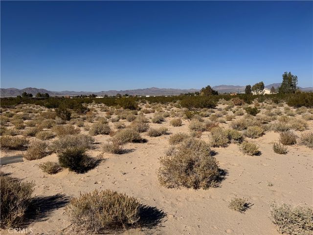 705 Foothill Rd, Lucerne Valley, CA 92356