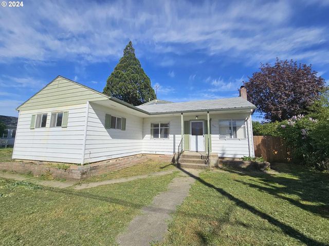 544 E  2nd Ave, Riddle, OR 97469