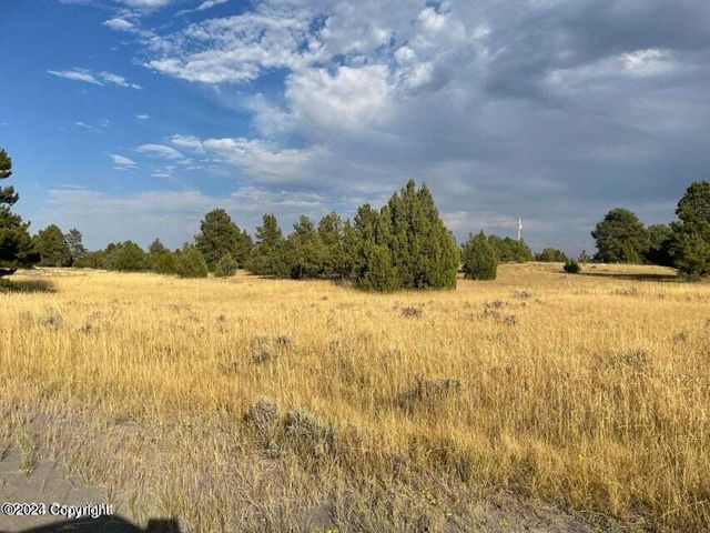 3 Lone Haven Rd, Moorcroft, WY 82721