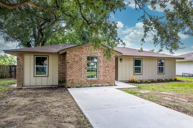 2915 Avenue O, Nederland, TX 77627