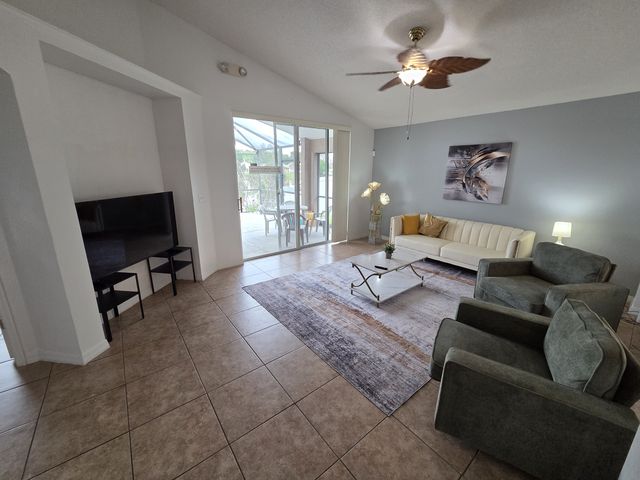 2415 Black Powder Ln, Kissimmee, FL 34743