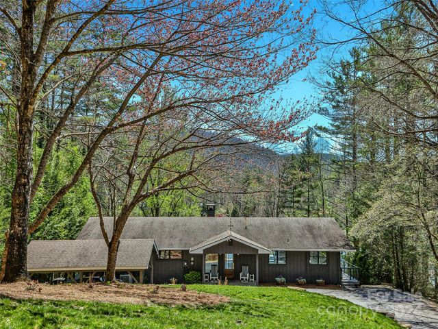 335 Twin Lakes Dr, Highlands, NC 28741
