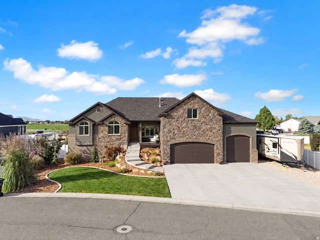 4863 Jacquelyn Park Ln, Ogden, UT 84401