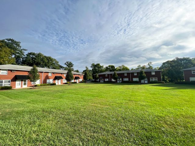 515 Stone Villa Ct #48c295b5f, Greensburg, PA 15601