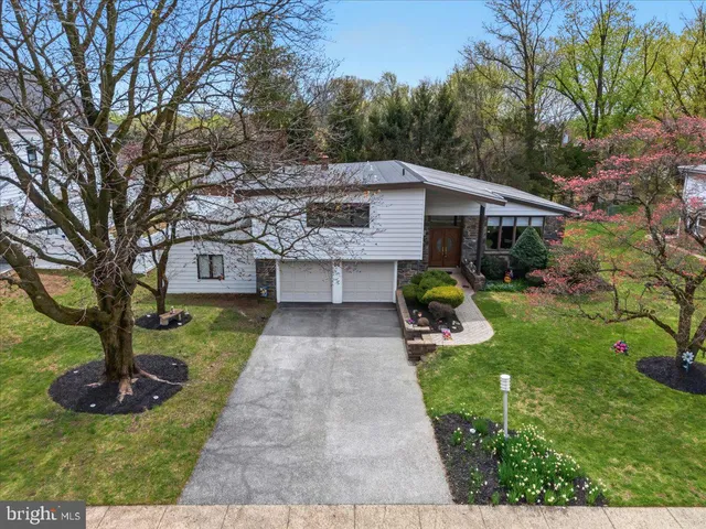 14 Vassar Rd, Broomall, PA 19008