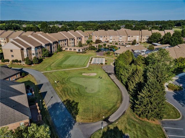 2322 Bermuda Vlg, Advance, NC 27006