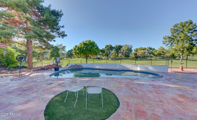 330 W TAM OSHANTER Drive, Phoenix, AZ 85023
