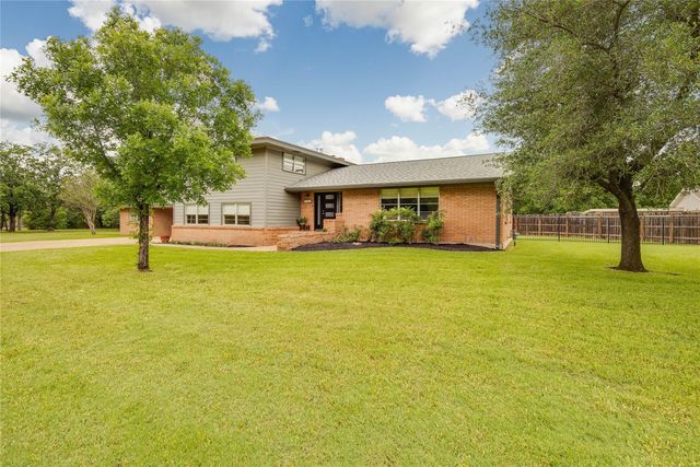 1201 Winding Rd, College Station, TX 77840