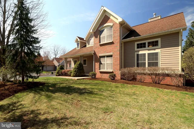 102 Abbott Ln, State College, PA 16801