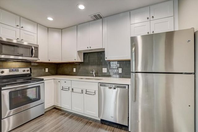 935 La Posada Dr #222, Austin, TX 78752