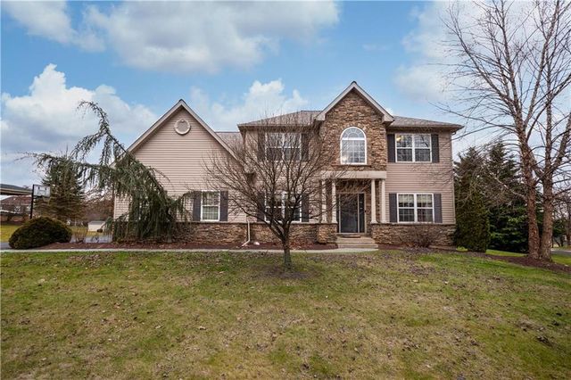 2382 Burgundy Dr, Macungie, PA 18062