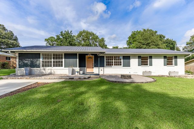 559 Marsim Dr, Fairhope, AL 36532