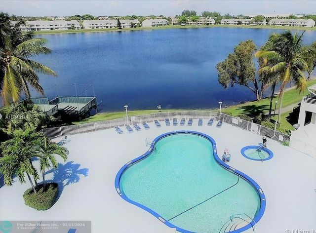 3453 NW 44th St #101, Oakland Park, FL 33309