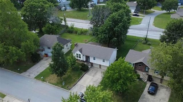 3008 S  Bryn Mawr Dr, Independence, MO 64057