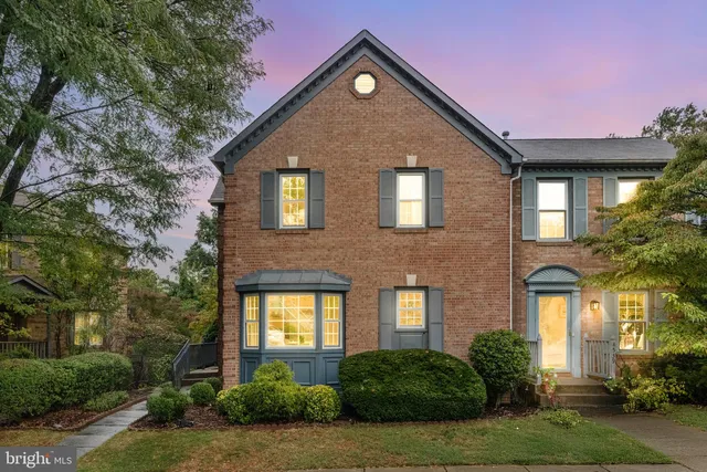 4537 Sawgrass Ct, Alexandria, VA 22312