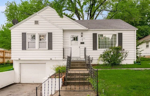 3216 S  Hardy Ave, Independence, MO 64052