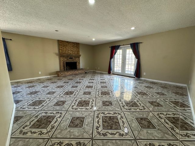 831 Swinging Spear Rd, Roswell, NM 88201